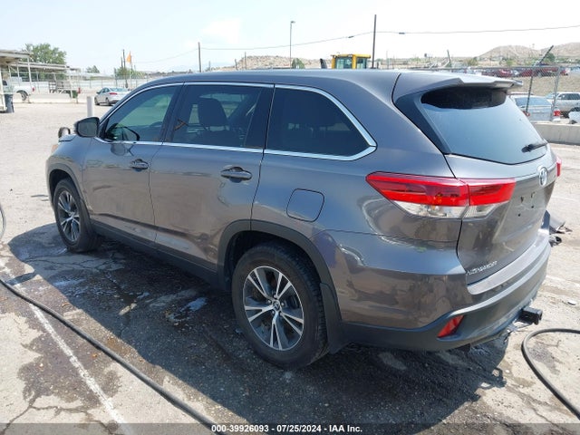 Toyota Highlander Le 2019 5TDBZRFH5KS738604 Image 3