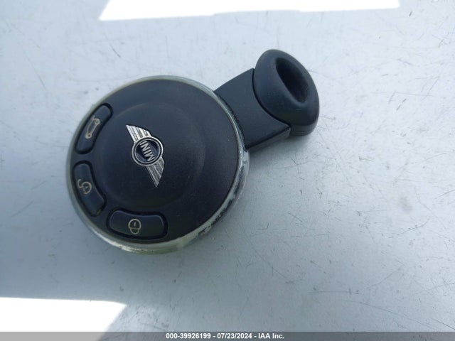 2010 MINI COOPER S WMWMS3C57ATY08878 Photo 10