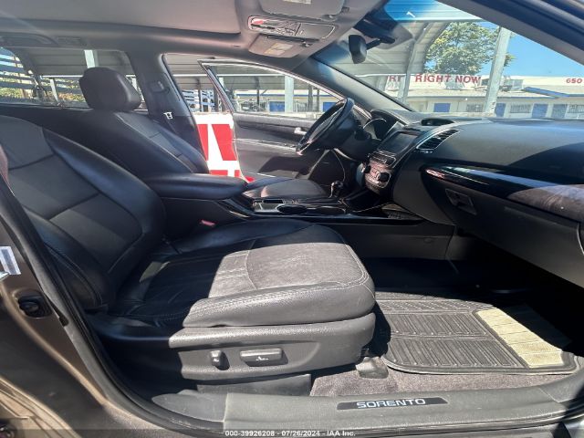 5XYKW4A79FG614218 KIA Sorento Sx V6