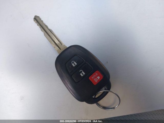 JTDKDTB3XE1569414 Toyota Prius C One
