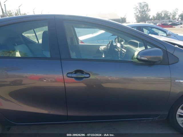 JTDKDTB3XE1569414 Toyota Prius C One