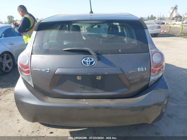 JTDKDTB3XE1569414 Toyota Prius C One