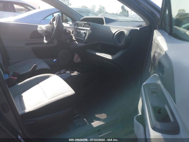 JTDKDTB3XE1569414 Toyota Prius C One