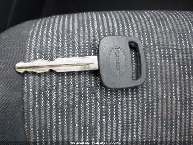 VNKJTUD39HA071251 Toyota YARIS L