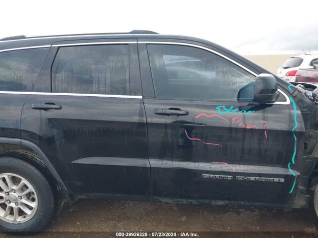 1C4RJEAGXJC113905 Jeep Grand Cherokee Laredo E 4x2
