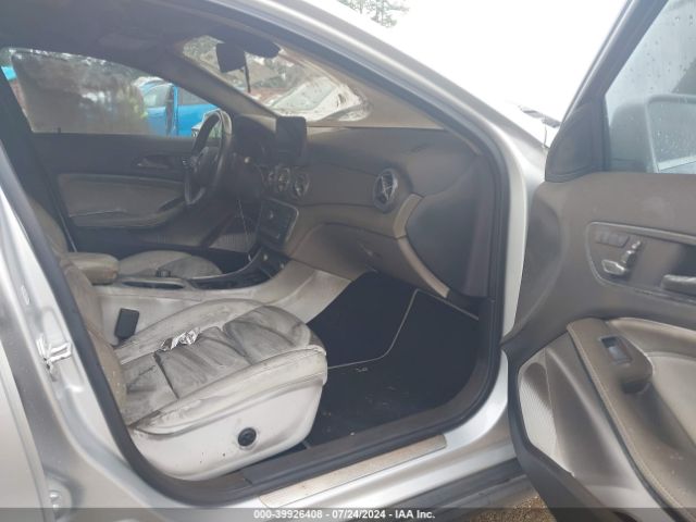 WDCTG4EB4JJ398359 Mercedes-Benz GLA 250