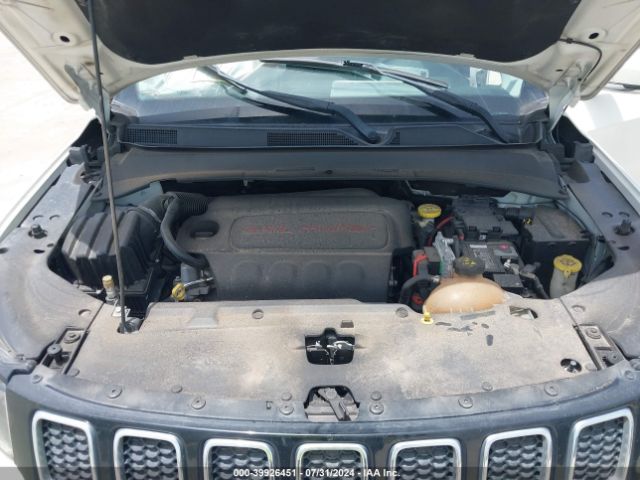 3C4NJDCB2JT137999 Jeep Compass Limited 4x4