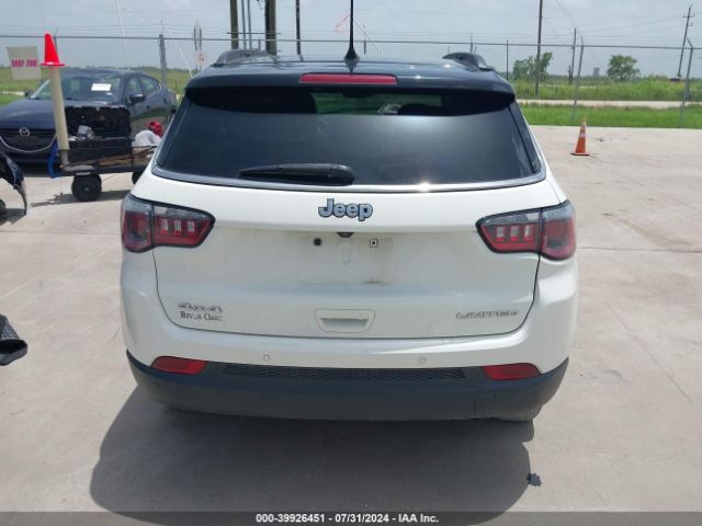 3C4NJDCB2JT137999 Jeep Compass Limited 4x4