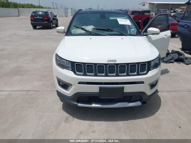 3C4NJDCB2JT137999 Jeep Compass Limited 4x4