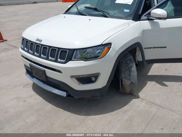 3C4NJDCB2JT137999 Jeep Compass Limited 4x4