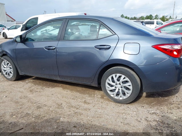 Toyota COROLLA LE 2018 5YFBURHE6JP816994 Image 15