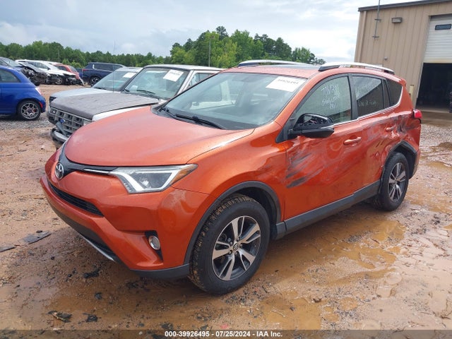 Toyota Rav4 Xle 2016 JTMWFREV7GD087027 Image 2