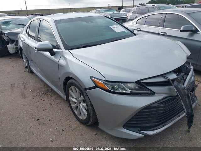 Toyota CAMRY LE 2018 4T1B11HK5JU145204 main image