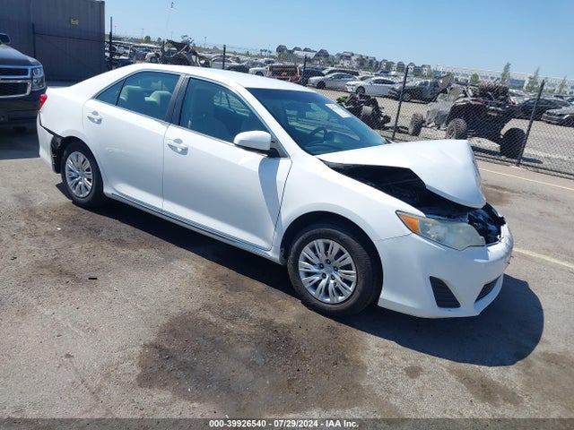 Toyota CAMRY LE 2014 4T4BF1FK5ER423471 головне зображення