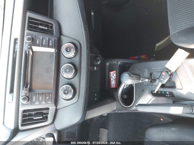 Toyota RAV4 LE 2017 2T3ZFREV7HW362977 Image 11