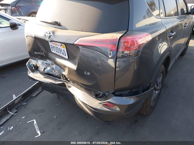 Toyota RAV4 LE 2017 2T3ZFREV7HW362977 Image 18