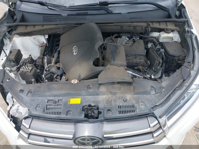 Toyota Highlander Limited Platinum 2018 5TDDZRFH2JS903211 Image 10