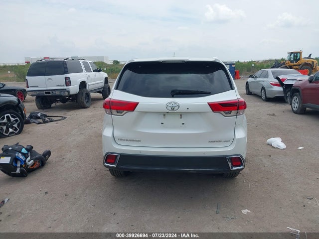 Toyota Highlander Limited Platinum 2018 5TDDZRFH2JS903211 Image 16