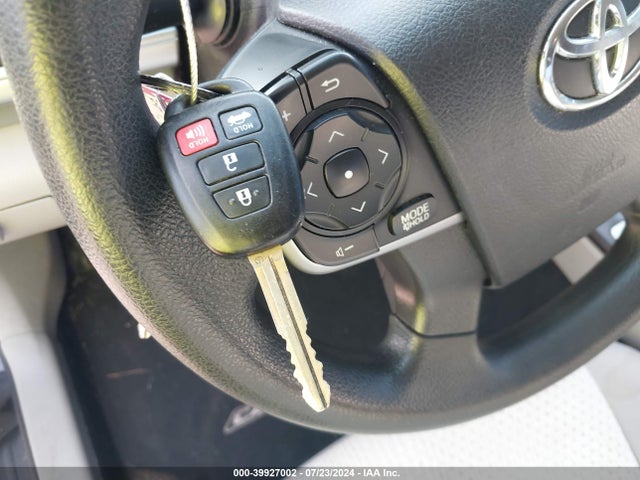4T4BF1FK4ER408752 Toyota CAMRY LE