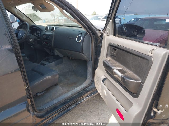 2006 MITSUBISHI RAIDER 1Z7HT28K96S501028 Photo 4