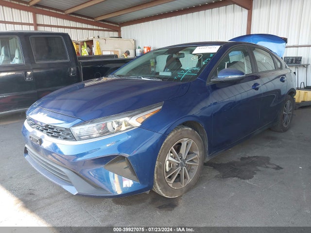 KIA Forte Lxs 2023 3KPF24AD7PE595945 Image 2