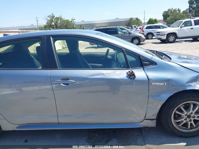 Toyota Corolla Hybrid Le 2021 JTDEAMDE8MJ027446 Image 13