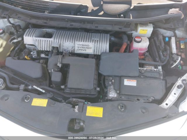 JTDZN3EU2EJ011265 Toyota Prius V Three