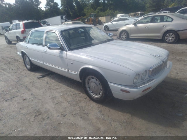 1999 JAGUAR XJ8 SAJKX6046XC859551 Photo 0