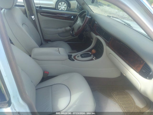 1999 JAGUAR XJ8 SAJKX6046XC859551 Photo 4