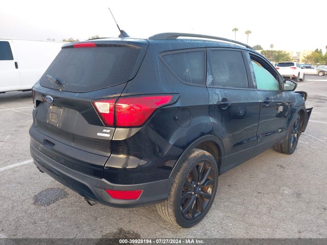 Ford ESCAPE SE 2019 1FMCU0GD3KUB07223 Image 4