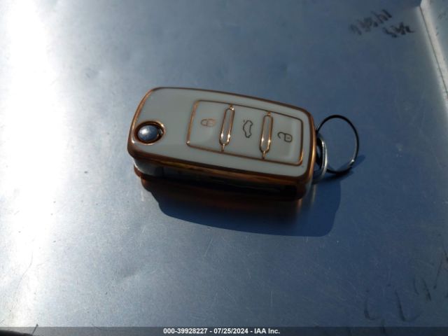 3VWF17AT1FM601056 Volkswagen Beetle 1.8t Classic