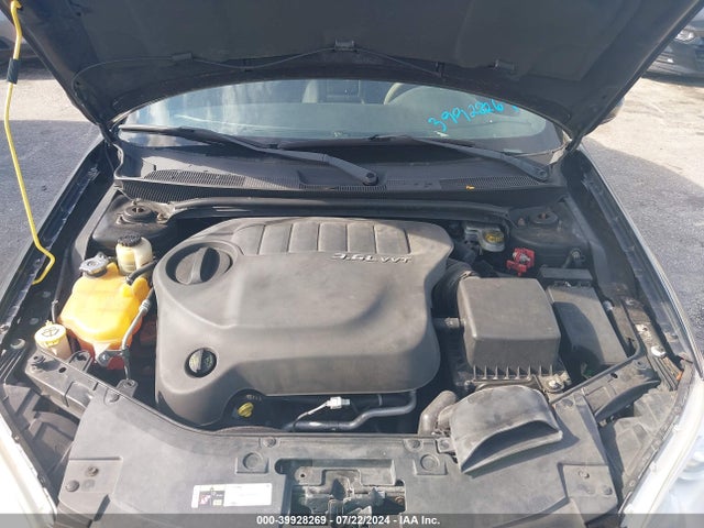 1C3CCBAG5EN137770 Chrysler 200 LX