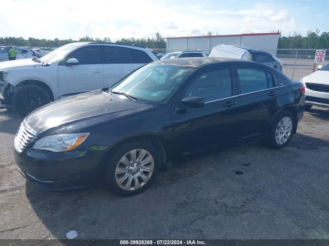 1C3CCBAG5EN137770 Chrysler 200 LX