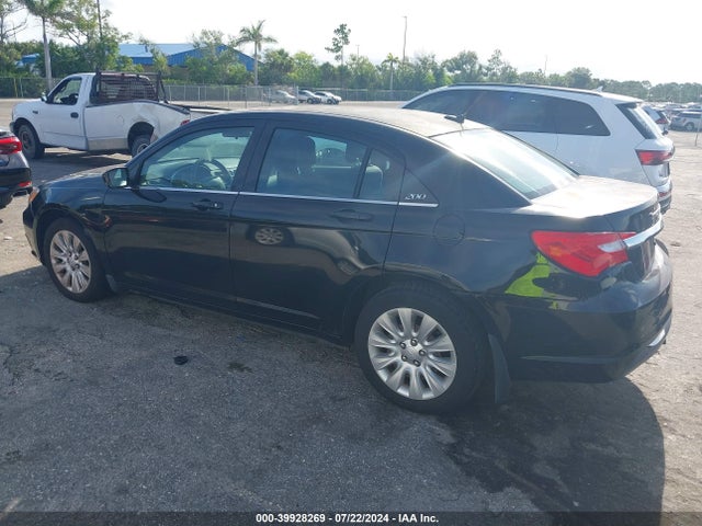 1C3CCBAG5EN137770 Chrysler 200 LX