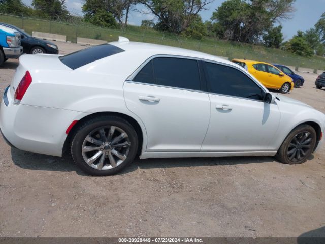 2C3CCARG9HH512913 Chrysler 300 Limited Awd