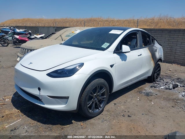2024 TESLA MODEL Y 7SAYGAEEXRF122732 Photo 1