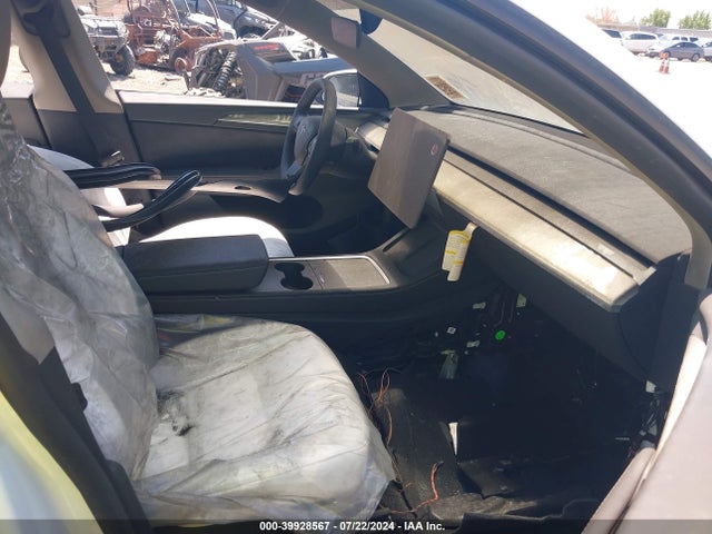 2024 TESLA MODEL Y 7SAYGAEEXRF122732 Photo 4