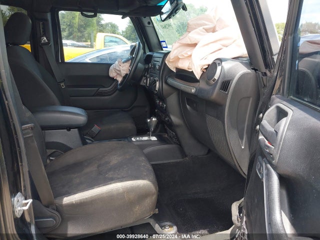 1C4BJWDG6FL722175 Jeep Wrangler Unlimited Sport