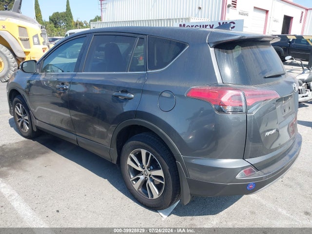Toyota Rav4 Xle 2018 2T3WFREV4JW514190 Image 3