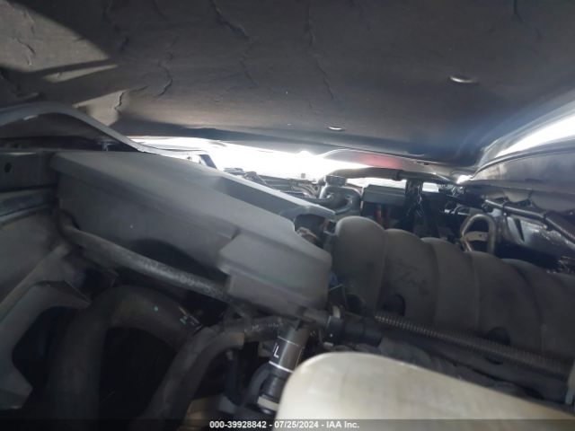 1GNSKHKC6JR359818 Chevrolet Suburban Lt