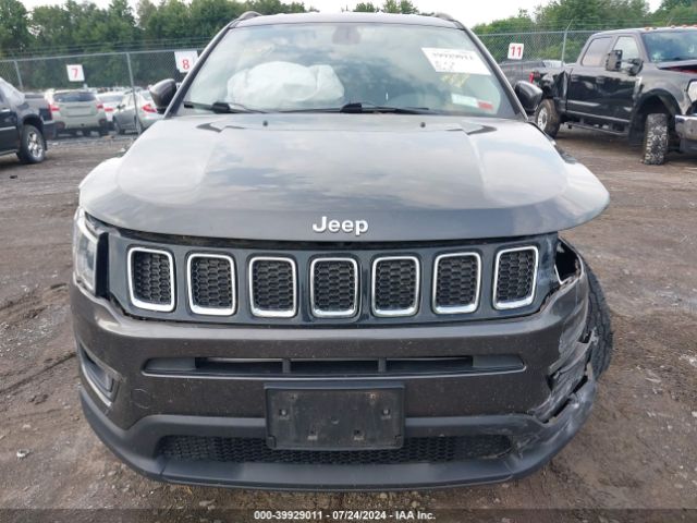 3C4NJDBB1JT349827 Jeep Compass Latitude 4x4