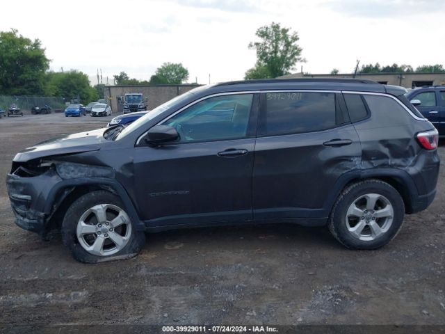 3C4NJDBB1JT349827 Jeep Compass Latitude 4x4