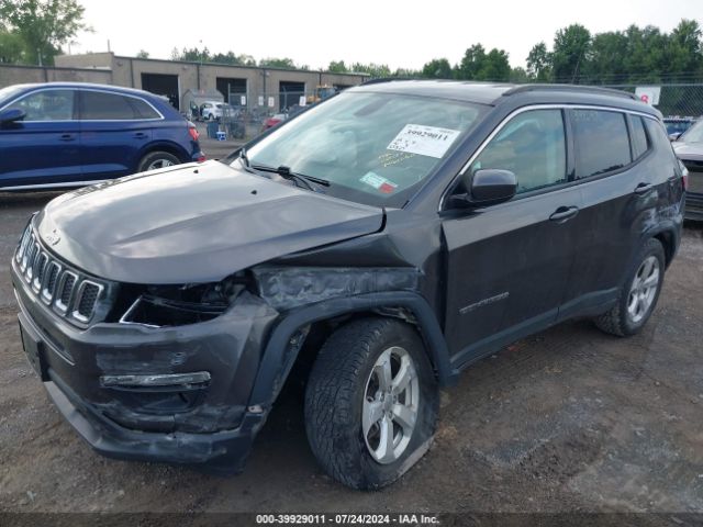 3C4NJDBB1JT349827 Jeep Compass Latitude 4x4