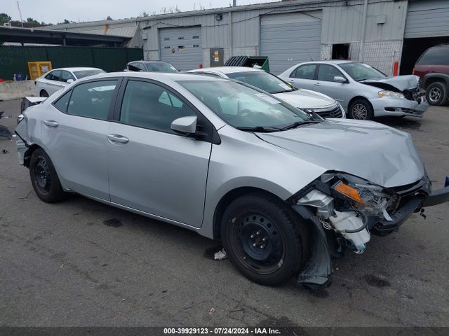 Toyota COROLLA LE 2018 2T1BURHE4JC095381 main image