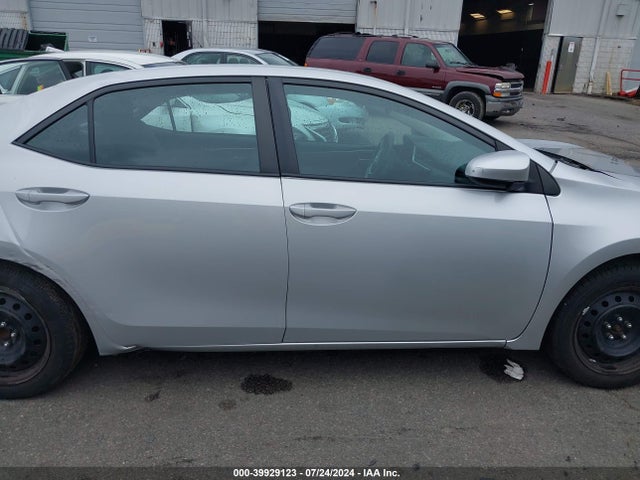 Toyota COROLLA LE 2018 2T1BURHE4JC095381 Image 12