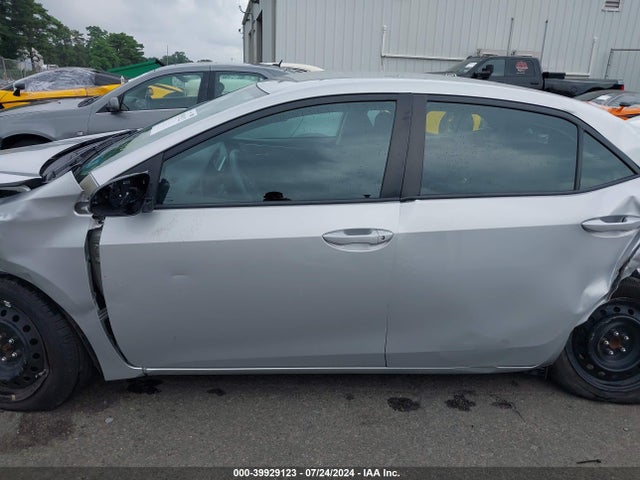 Toyota COROLLA LE 2018 2T1BURHE4JC095381 Image 13
