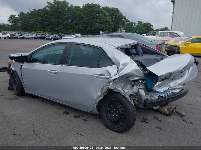 Toyota COROLLA LE 2018 2T1BURHE4JC095381 Image 3