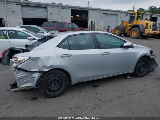 Toyota COROLLA LE 2018 2T1BURHE4JC095381 Image 4