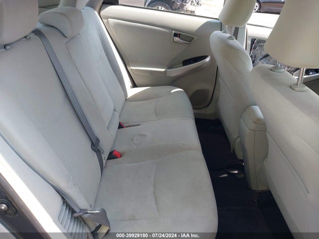 Toyota Prius Two 2014 JTDKN3DU6E0384575 Image 8