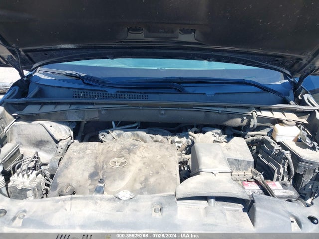 Toyota Highlander Xle 2018 5TDJZRFH5JS856890 Image 10